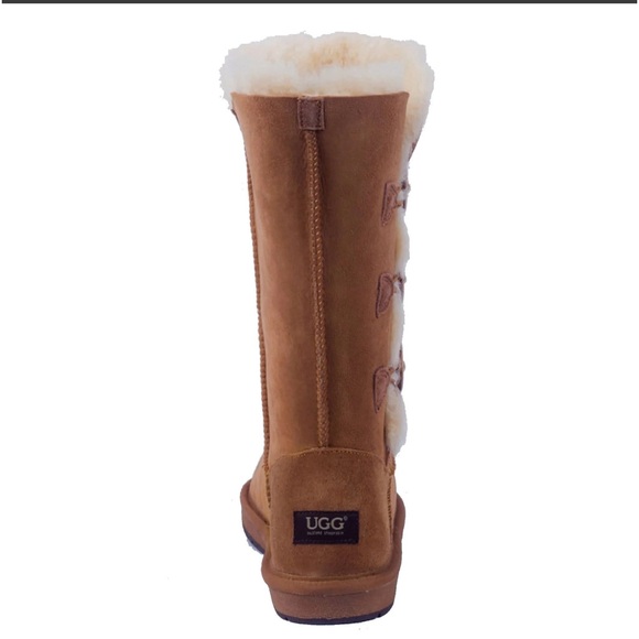 UGG AUSTRALIA Premium 3-Button Boot in Chestnut Size 9 - Picture 4 of 16